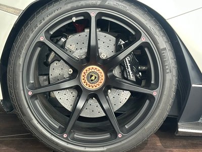 2019 Lamborghini AVENTADOR ROADSTER — миниатюра 34
