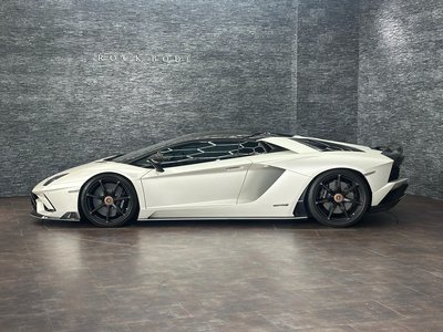 LAMBORGHINI AVENTADOR ROADSTER - 3