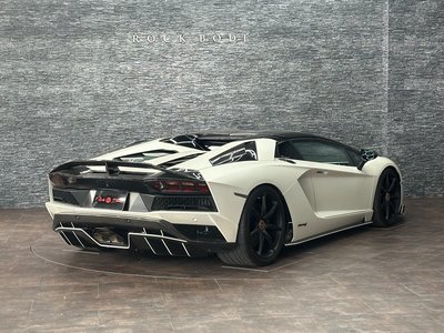 LAMBORGHINI AVENTADOR ROADSTER - 5