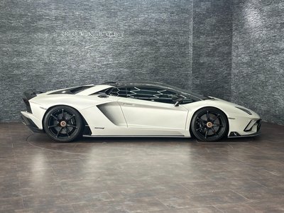 LAMBORGHINI AVENTADOR ROADSTER - 9