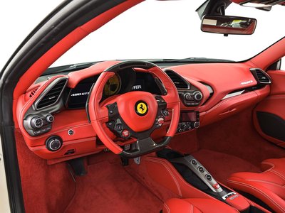 FERRARI 488 - 4