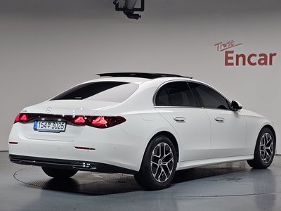 MERCEDES-BENZ E-CLASS - 3