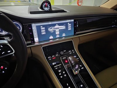 2018 Porsche PANAMERA thumbnail 12
