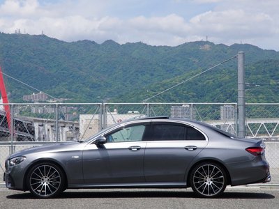 MERCEDES-BENZ E-CLASS AMG - 9
