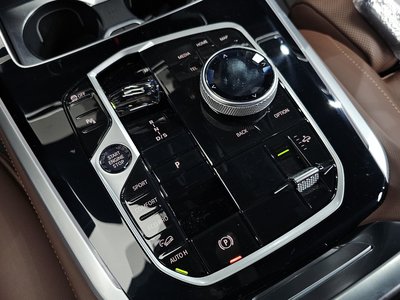 2025 BMW X5 thumbnail 12