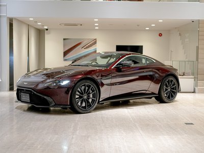 ASTON MARTIN VANTAGE - 1
