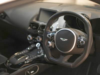 ASTON MARTIN VANTAGE - 4