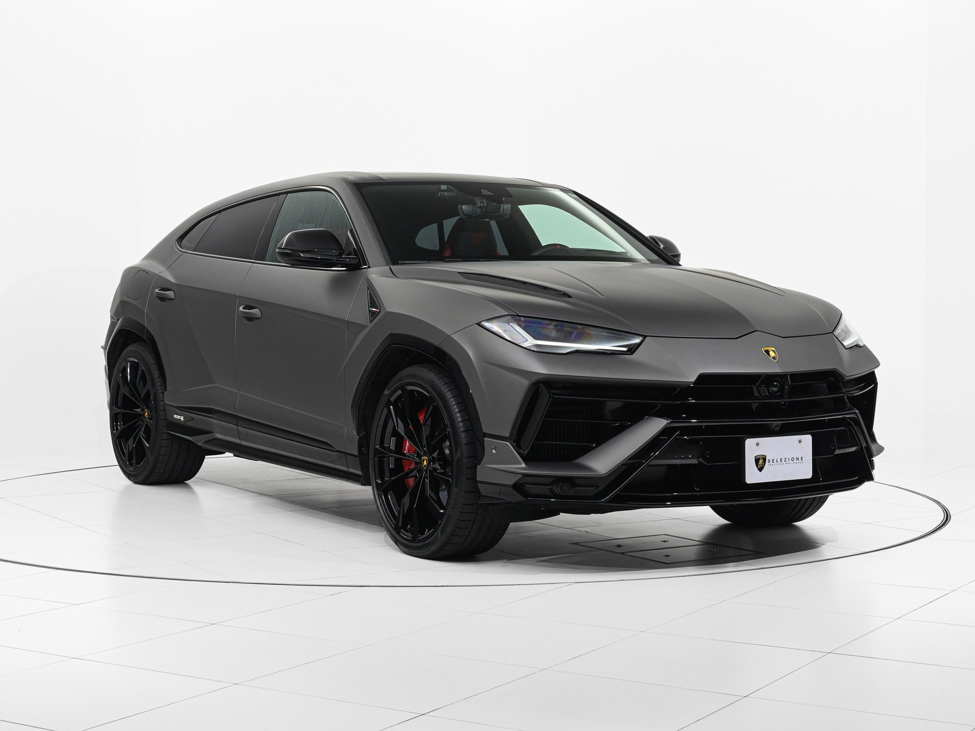 LAMBORGHINI URUS - View 1