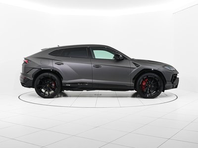 LAMBORGHINI URUS - 4