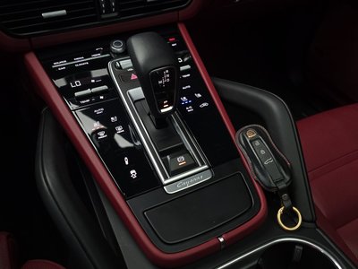 PORSCHE CAYENNE - 9