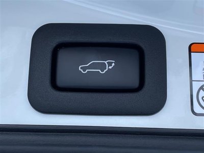 TOYOTA LAND CRUISER 200 - 9