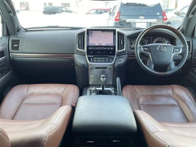 TOYOTA LAND CRUISER 200 - 5