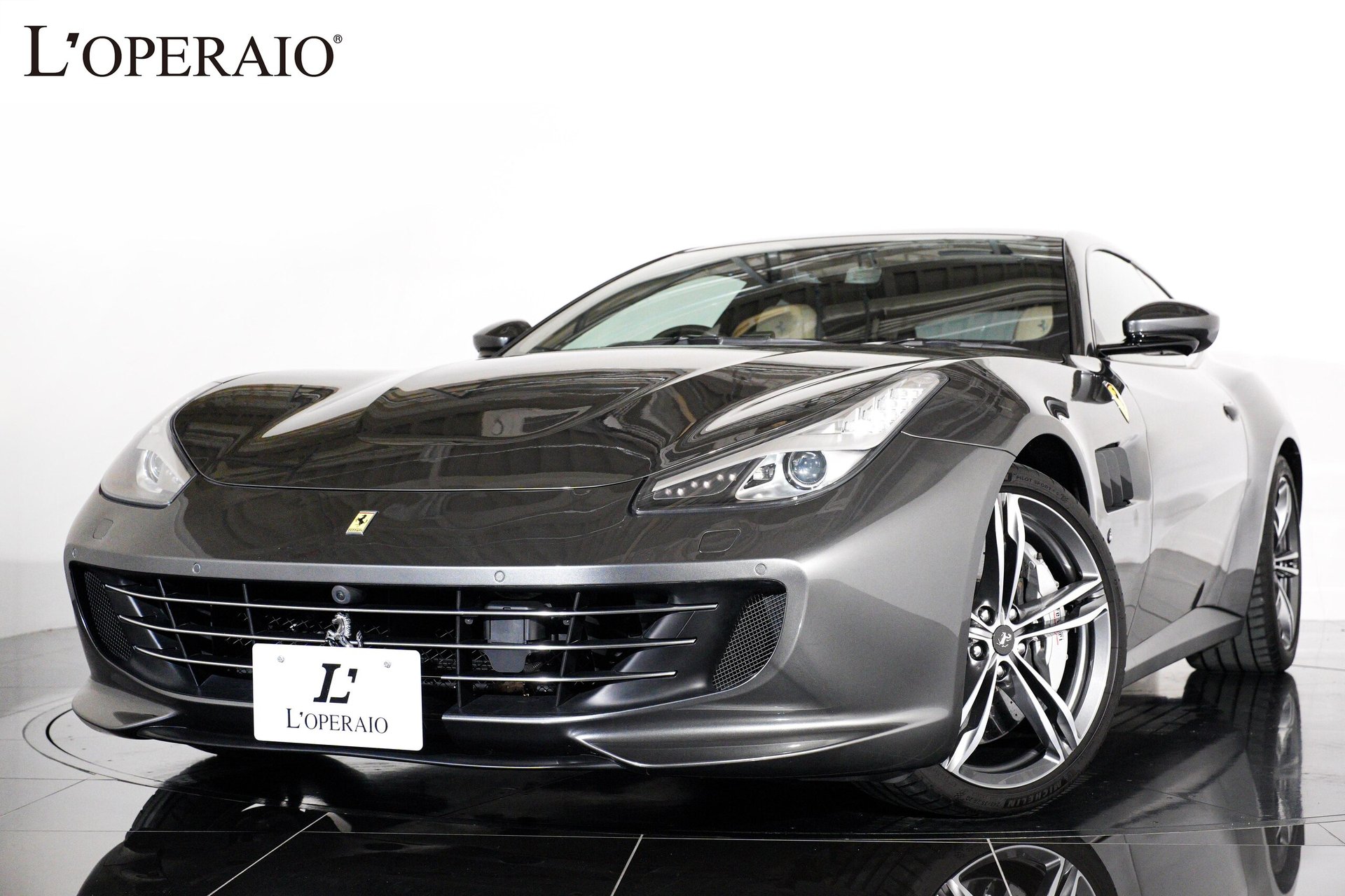 FERRARI GTC4 LUSSO - View 1