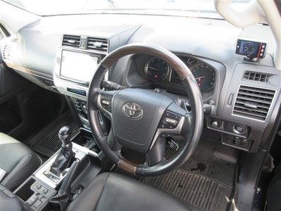 TOYOTA LAND CRUISER PRADO - 8