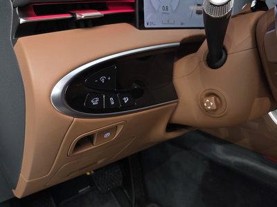 2025 Genesis GV70 — миниатюра 26