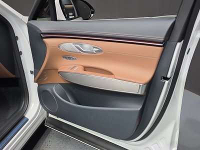 2025 Genesis GV70 — миниатюра 14