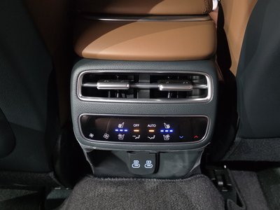 2025 Genesis GV70 — миниатюра 34