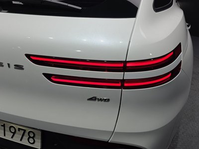 صورة 10 لـ 2025 Genesis GV70