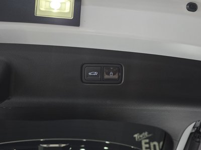 2025 Genesis GV70 — миниатюра 23
