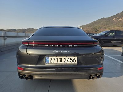 PORSCHE PANAMERA - 5