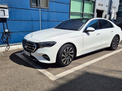 MERCEDES-BENZ E-CLASS - 1