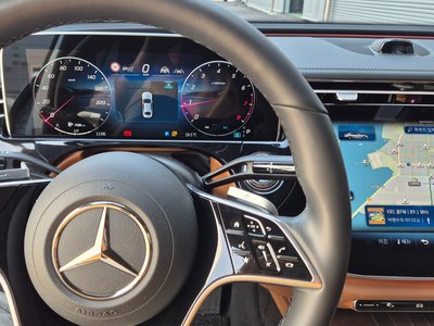 MERCEDES-BENZ E-CLASS - 5