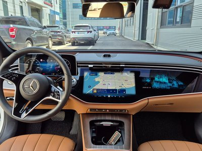 MERCEDES-BENZ E-CLASS - 9