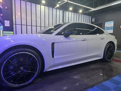 PORSCHE PANAMERA - 2