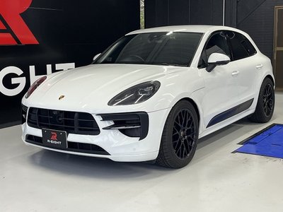 PORSCHE MACAN - 9