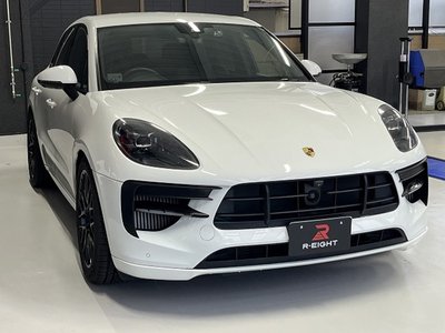 PORSCHE MACAN - 4