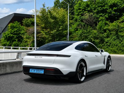 2023 Porsche TAYCAN 照片 3