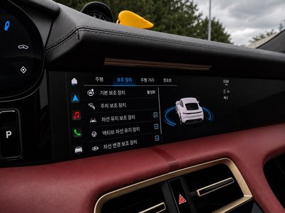 2023 Porsche TAYCAN — миниатюра 18