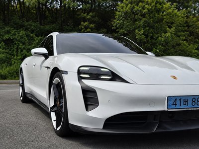2023 Porsche TAYCAN 照片 9