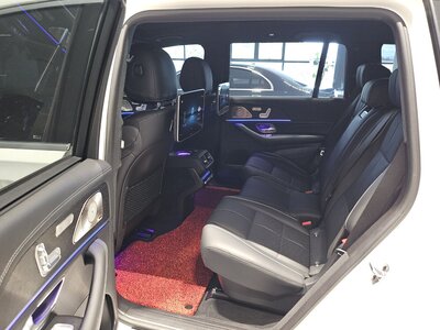 MERCEDES-BENZ GLS - 10