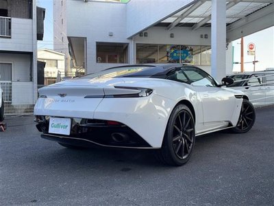 ASTON MARTIN DB11 - 5