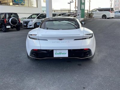 ASTON MARTIN DB11 - 9