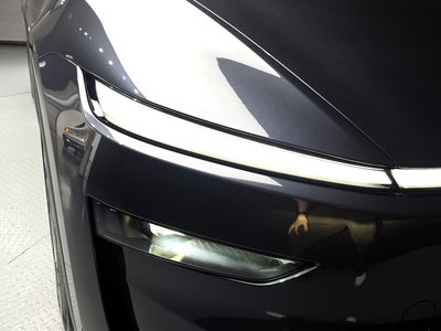 TESLA MODEL Y - 9
