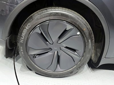 TESLA MODEL Y - 6