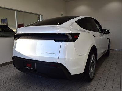 TESLA MODEL Y - 9