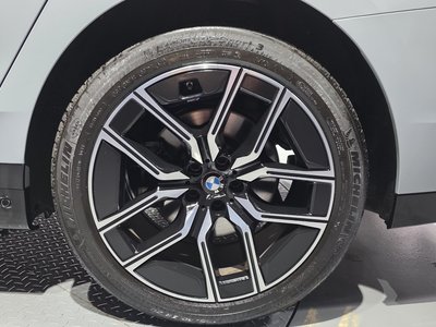 BMW 7 SERIES - 8