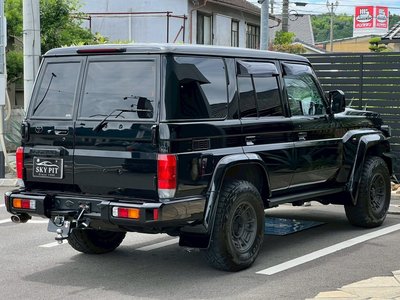 TOYOTA LAND CRUISER 70 - 4