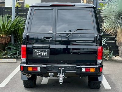 TOYOTA LAND CRUISER 70 - 7