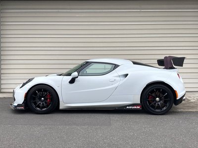2015 ALFA Romeo 4C — фото 4