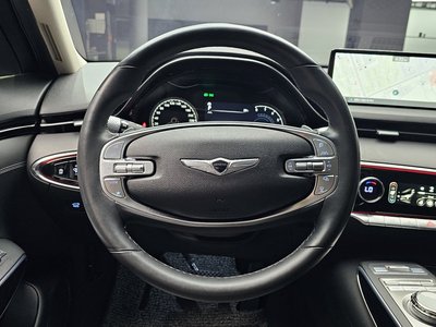 2023 Genesis GV70 thumbnail 14
