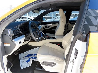 LAMBORGHINI URUS - 6