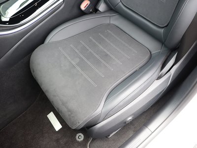 صورة مصغرة 40 لـ 2025 MERCEDES-BENZ C-CLASS