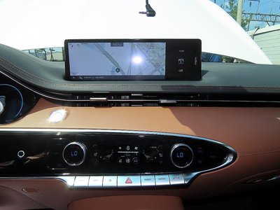 2022 Genesis GV70 thumbnail 16