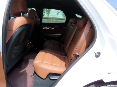 2022 Genesis GV70 thumbnail 11