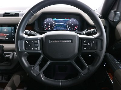 LAND ROVER DEFENDER - 7