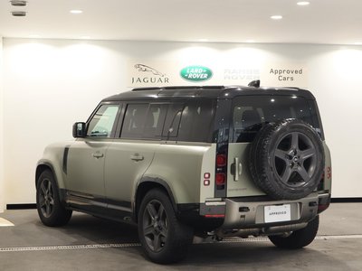 LAND ROVER DEFENDER - 4